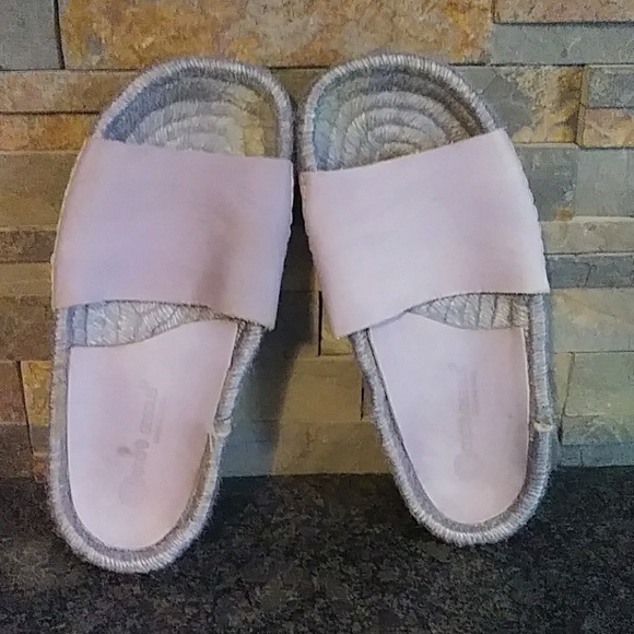 Andre Assous Slides - Picture 1 of 8